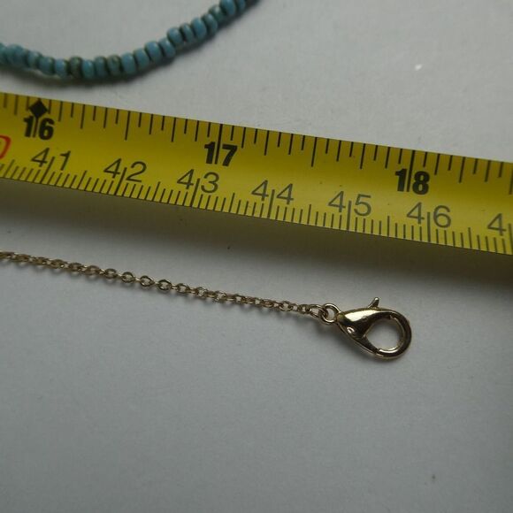 Marlyn Schiff Two Tone Gold Grey Hammered Peace Sign Pendant Chain Necklace - Picture 7 of 8